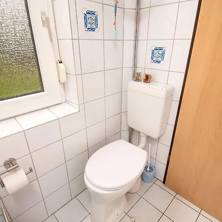 Kajuete By Interhome Norddeich (Norden)